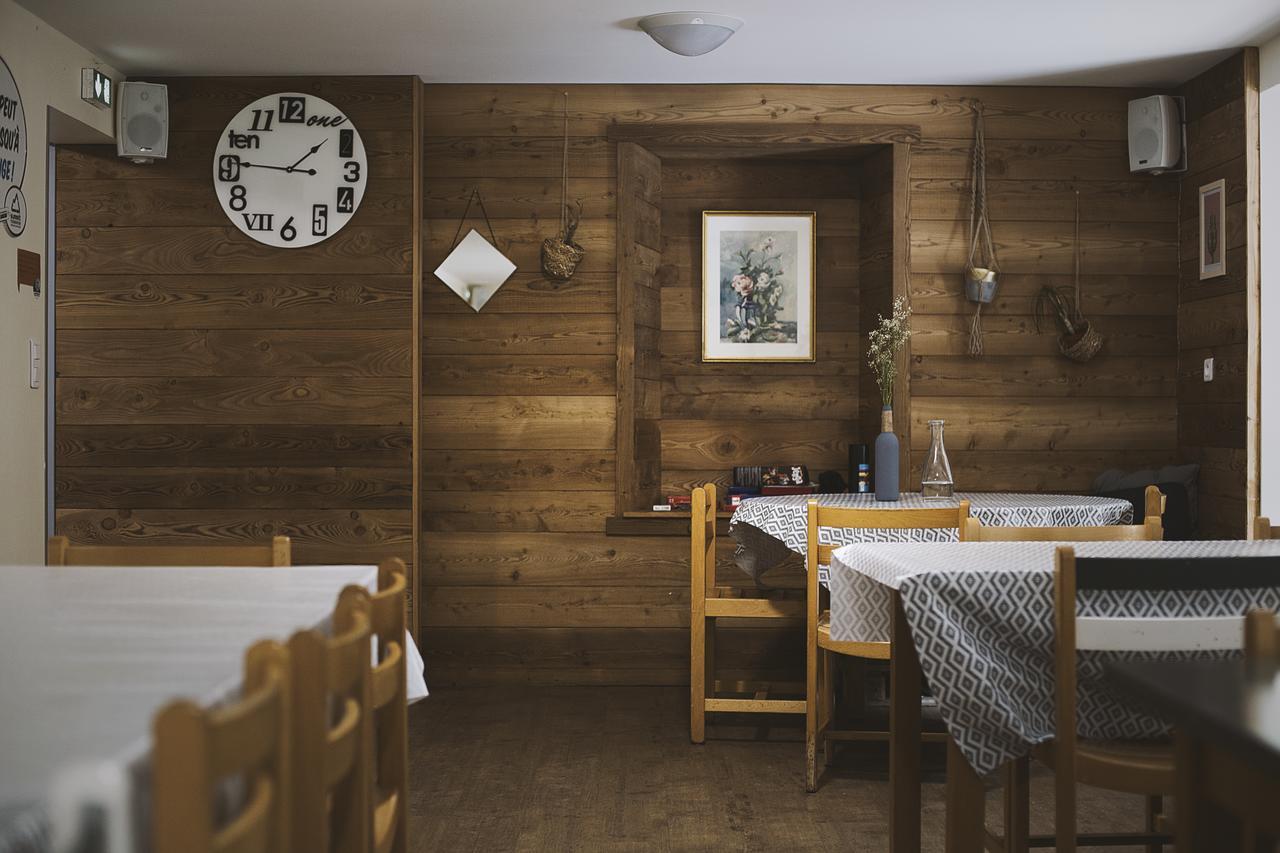 1861 Chatel Hostel Bagian luar foto