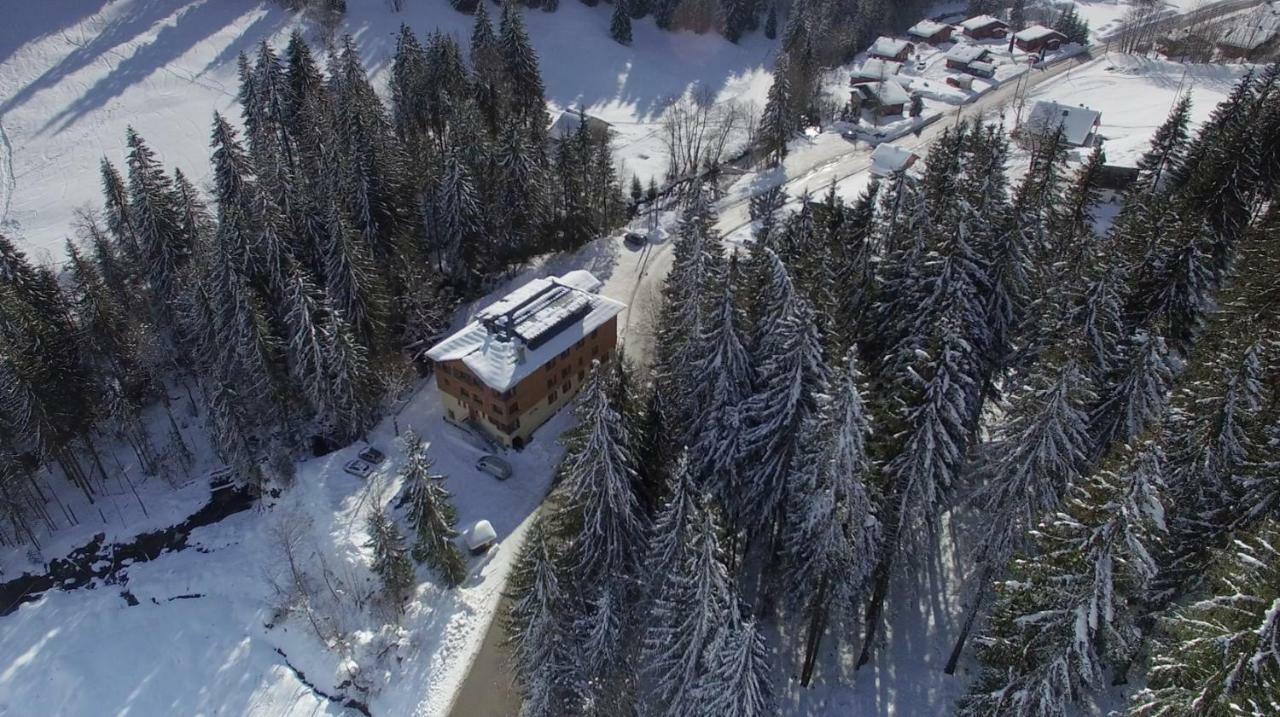 1861 Chatel Hostel Bagian luar foto